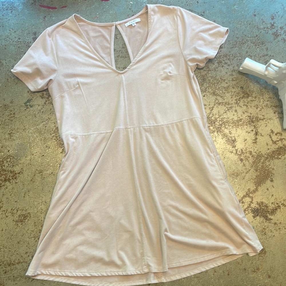 Fun spring dress.